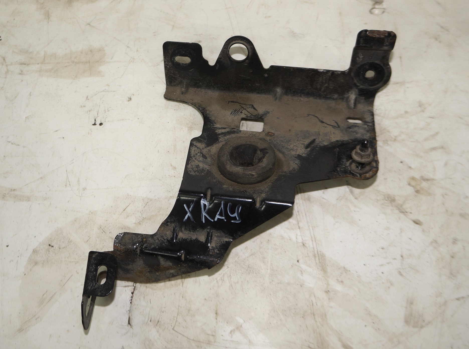 18101080 кронштейн lada xray (1)