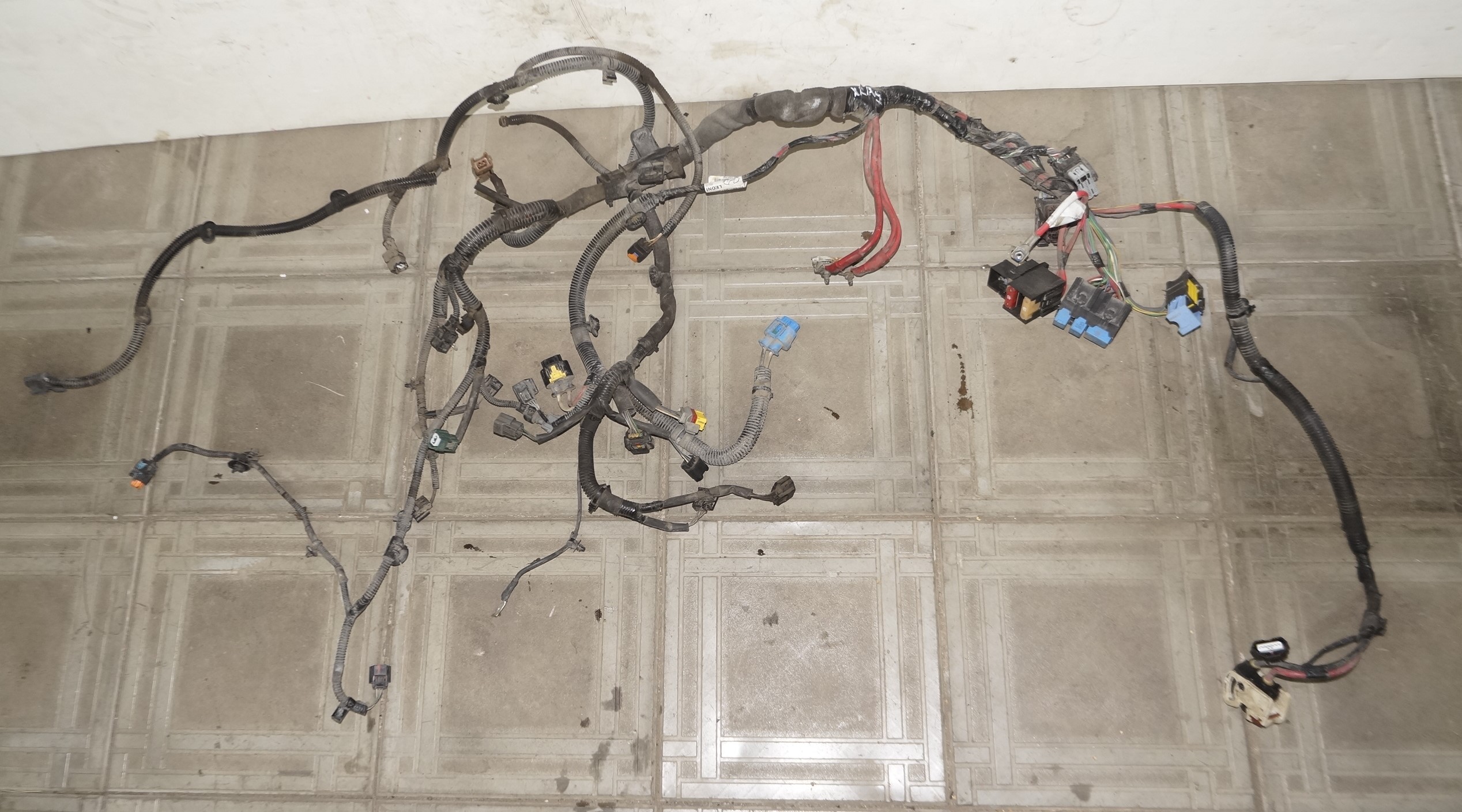 18101144 проводка коса подкапотная lada xray (1)