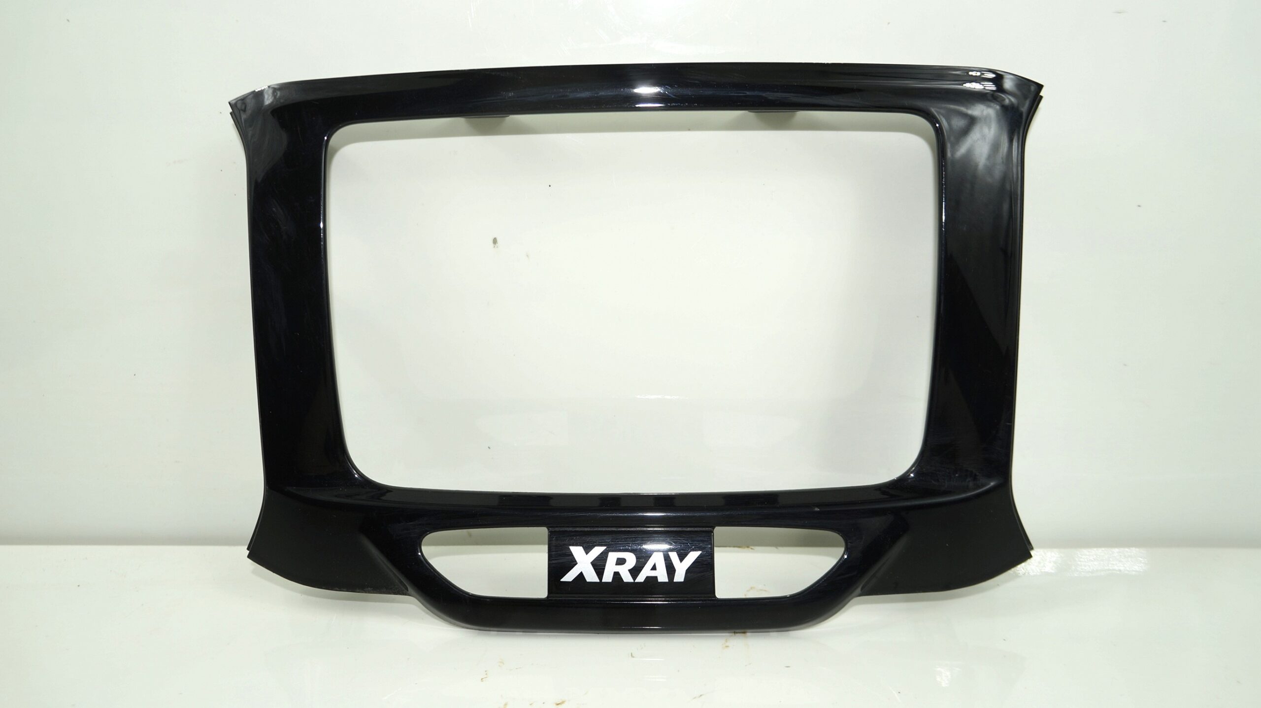 18101150 рамка штатной магнитолы lada xray (1)