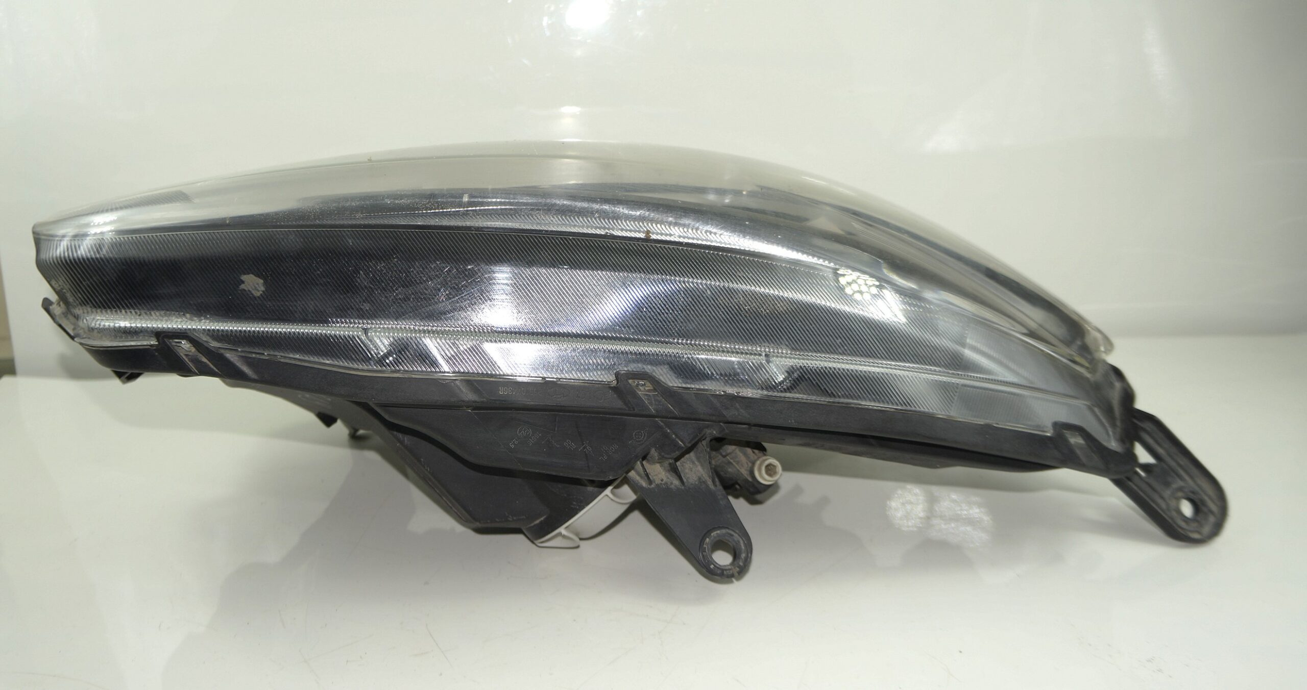 18101193 фара правая lada xray (6)
