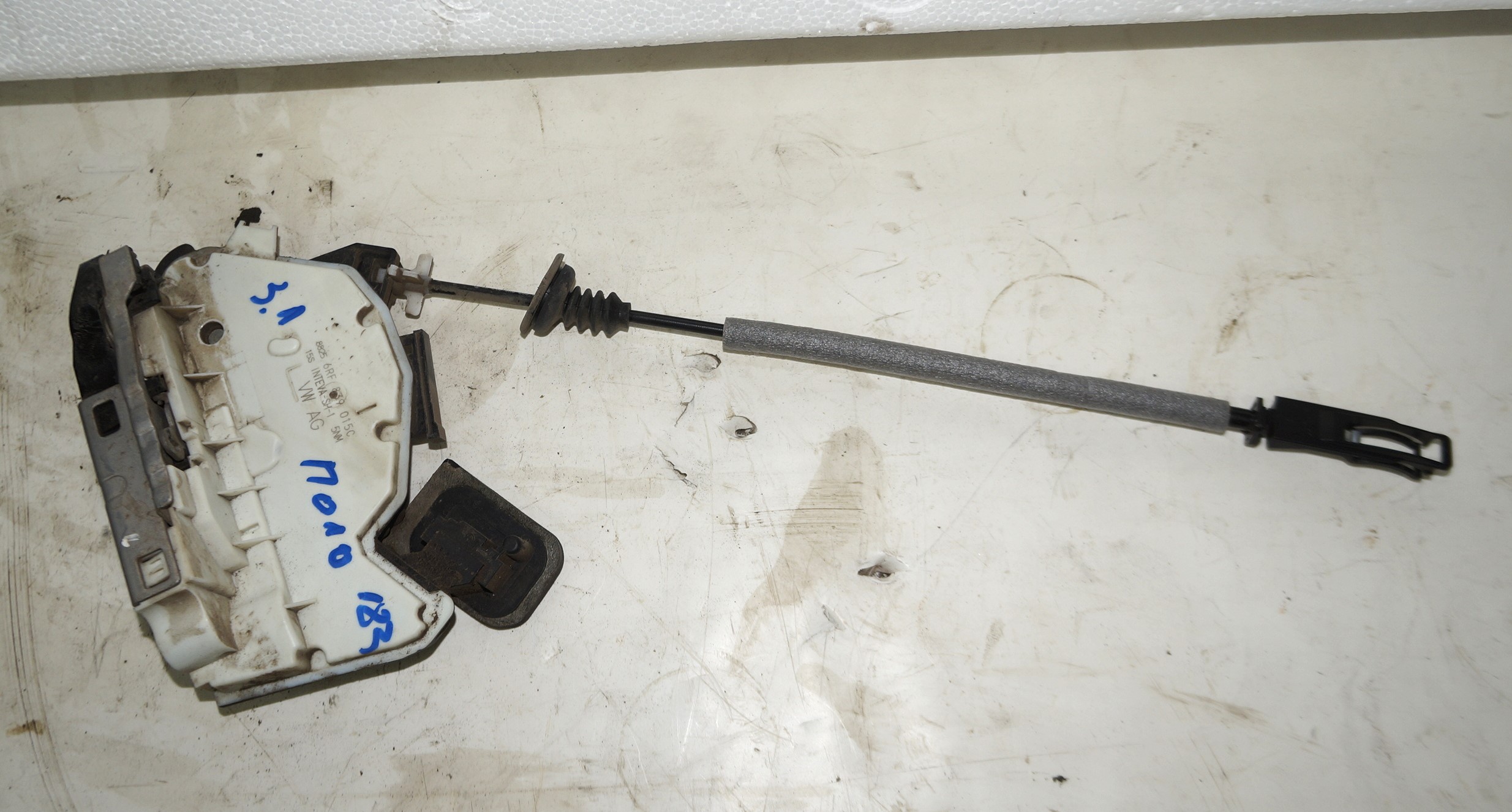 18316134 замок двери задней левой volkswagen polo (1)