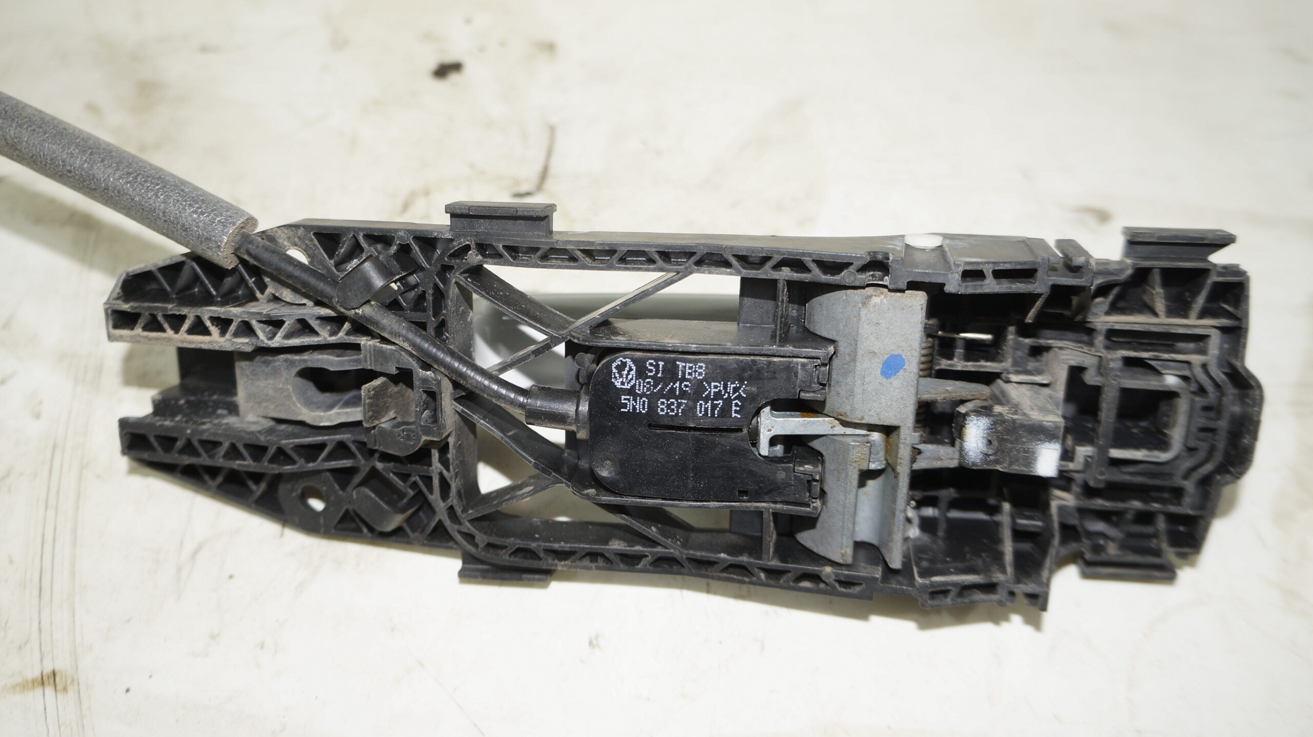18316138 ручка двери наружная задняя левая volkswagen polo (4)