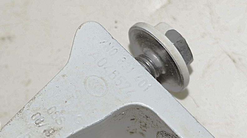 18316145 петля двери л=пер=зад volkswagen polo (6)